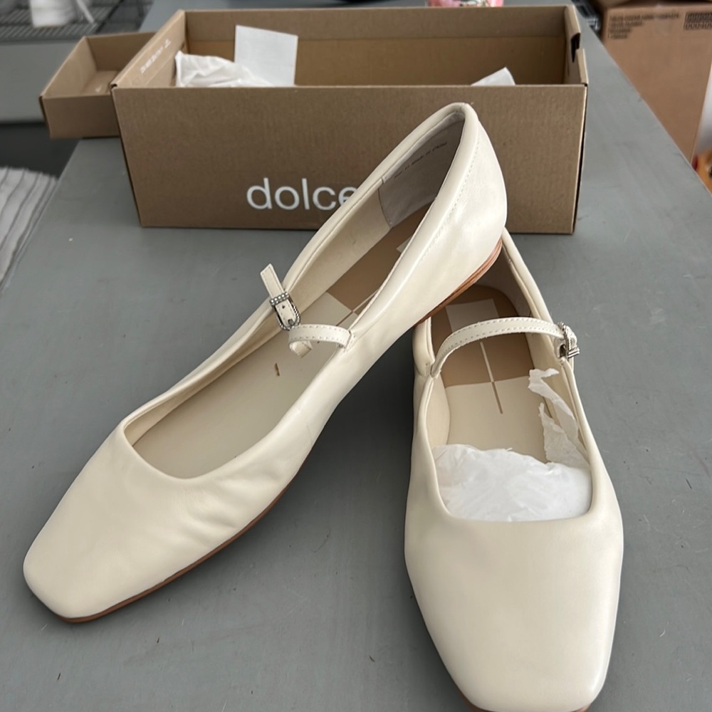 Dolce Vita ballerinas for woman size 13 brand new